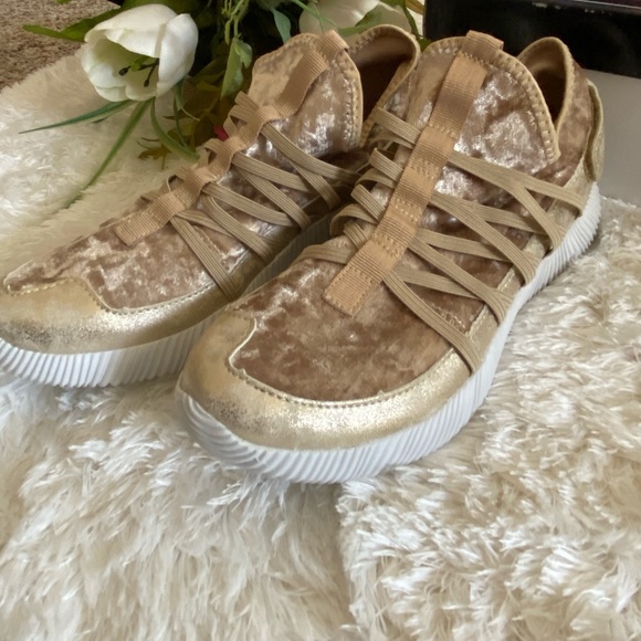 LAST PAIR! Qupid Gold Velvet Tennis Shoes - Picture 7 of 9